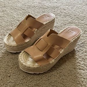 Marc Fisher flat forms